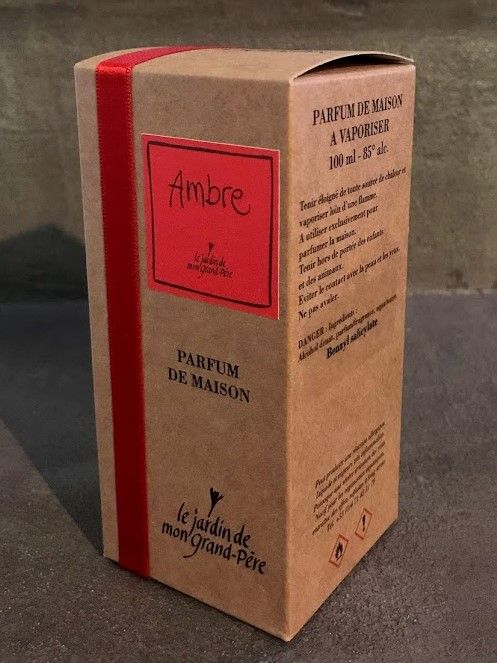 Vaporisez dans vos endroits favoris pour les embaumer d'un parfum exquis et léger