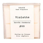 Un paquet de quatre carrés fondants Drake à la senteur Violette