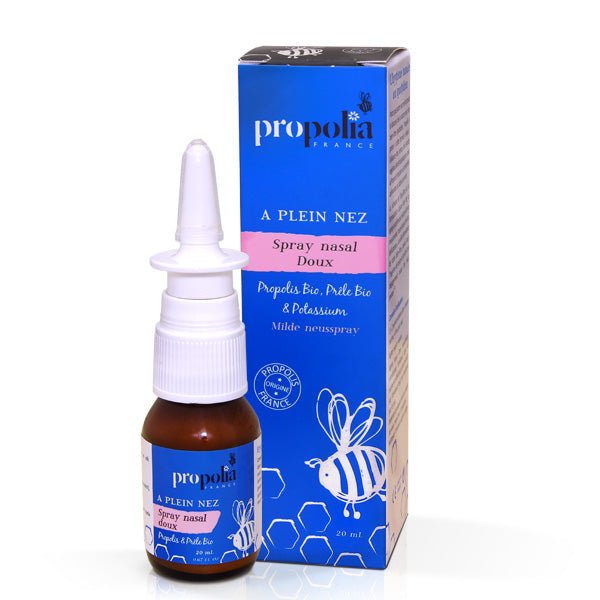 Un flacon de 30 ML de Spray Nasal Doux à La Propolis Bio